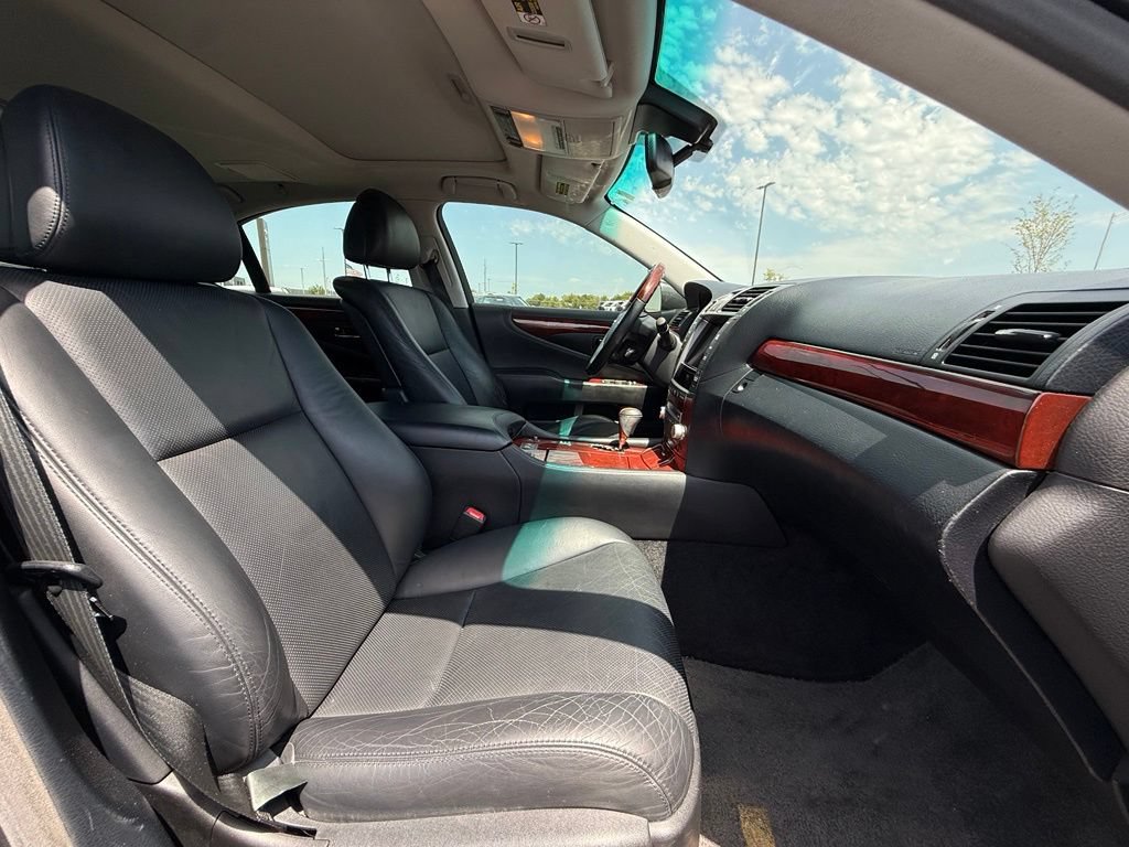 Used 2010 Lexus LS 460 w/ Comfort Pkg RWD image 29