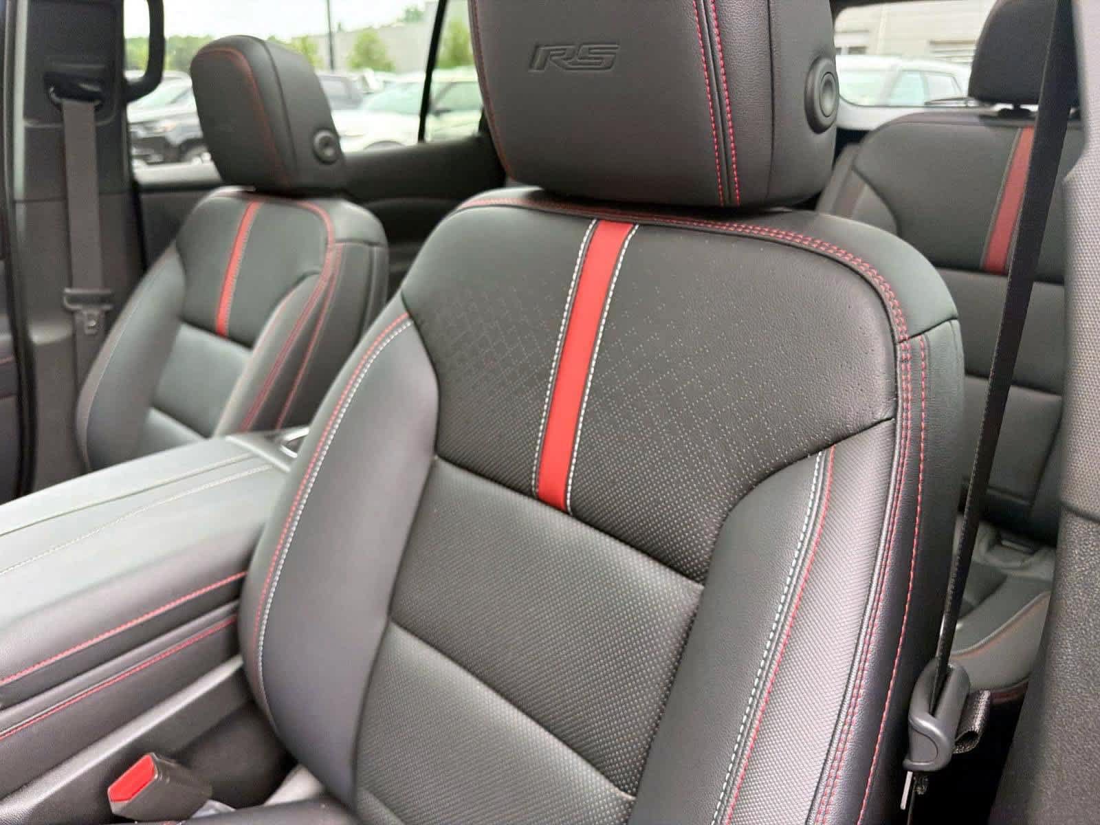 Used 2026 Chevrolet Traverse RS w/ LPO, Floor Liner Package AWD/4WD image 18