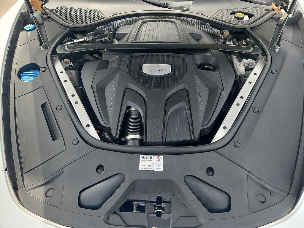 Used 2019 Porsche Panamera image 28