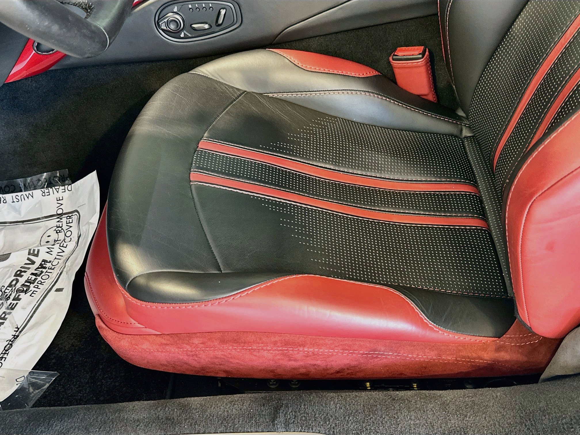 Used 2019 Aston Martin V8 Vantage Coupe RWD image 18