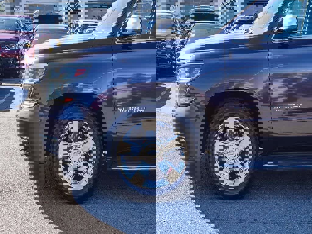 Used 2015 Chevrolet Suburban LTZ image 9