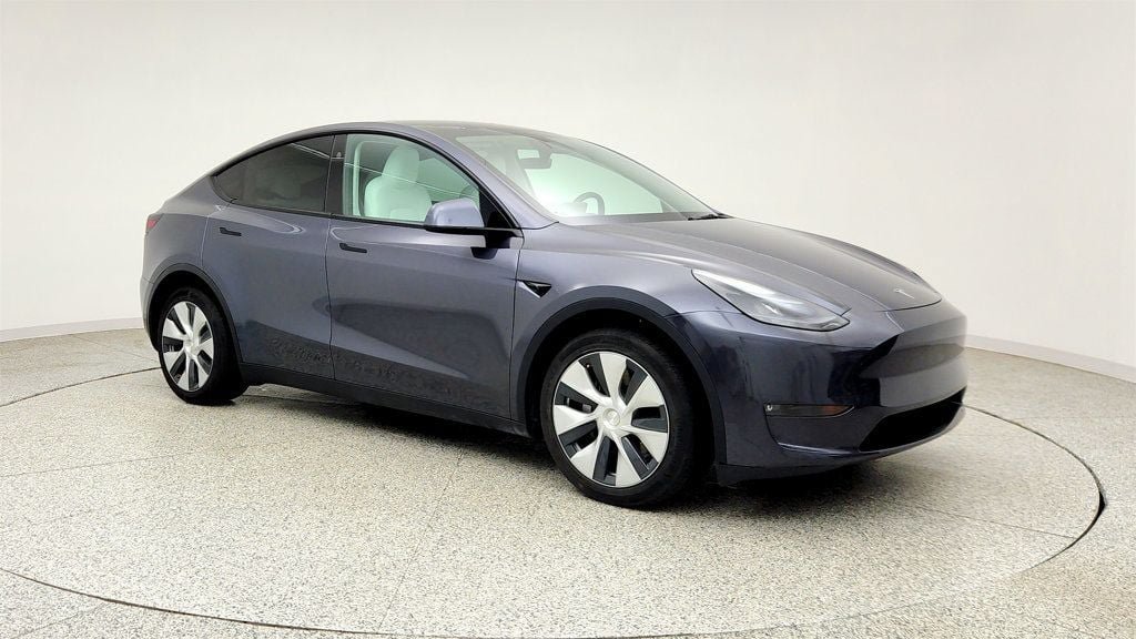 Used 2023 Tesla Model Y Long Range AWD/4WD image 3