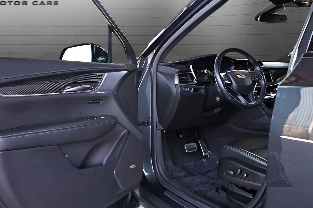 Used 2022 Cadillac XT6 Sport image 34