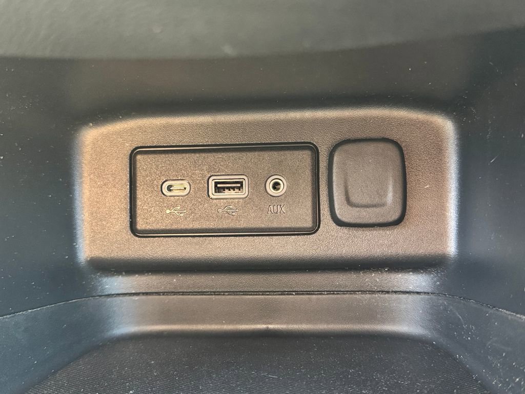 Used 2022 Chevrolet Equinox RS image 23