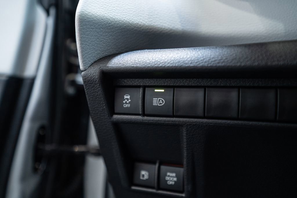 Used 2025 Toyota Sienna XLE AWD/4WD image 23