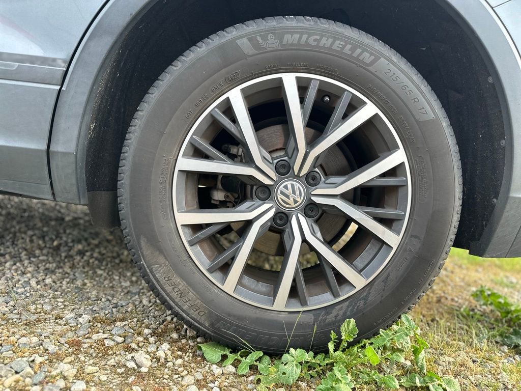 Used 2019 Volkswagen Tiguan SE w/ Panoramic Sunroof Package image 7