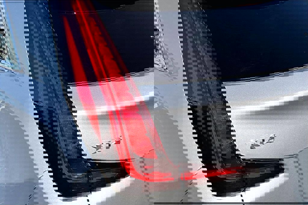 Used 2022 Cadillac XT4 Premium Luxury w/ Enhanced Visibility Package image 30