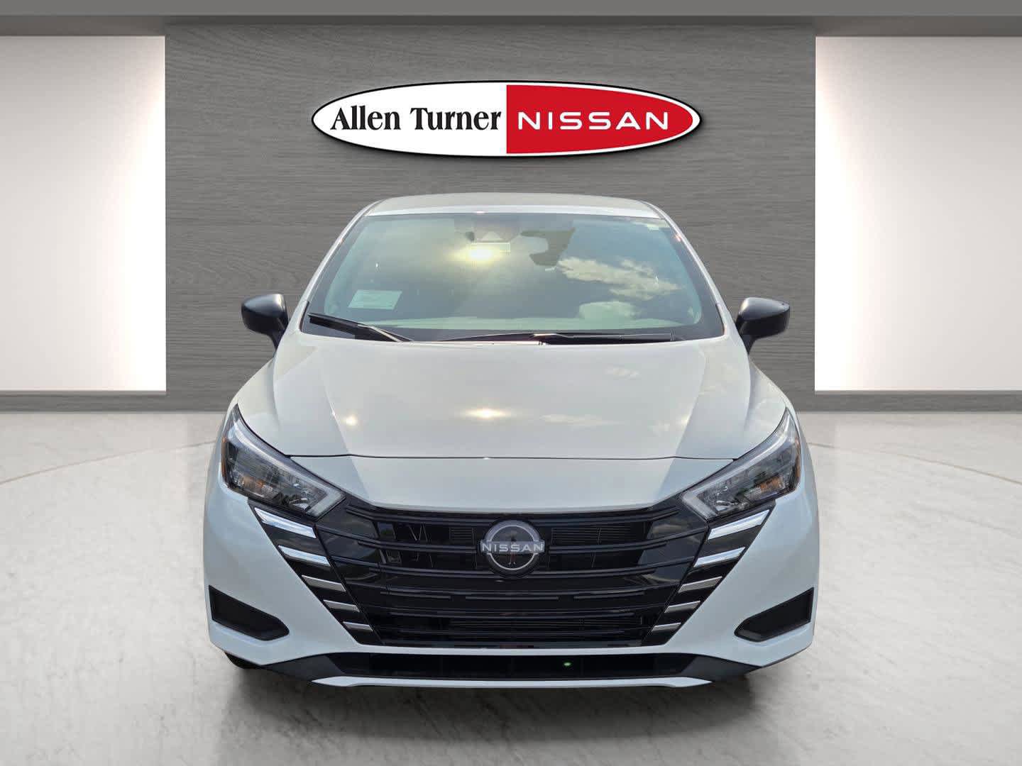 Used 2025 Nissan Versa S w/ Trunk Package FWD image 4