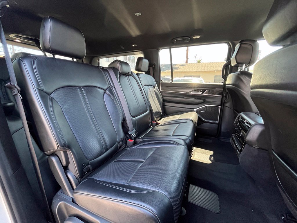 Used 2024 Jeep Wagoneer Series II w/ Flexible Seating Group RWD image 13
