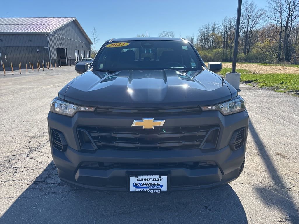 Used 2023 Chevrolet Colorado W/T w/ Advanced Trailering Package AWD/4WD image 2