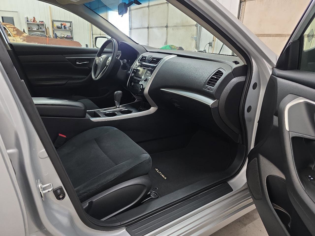 Used 2015 Nissan Altima 2.5 S w/ Power Driver Seat Package FWD image 38