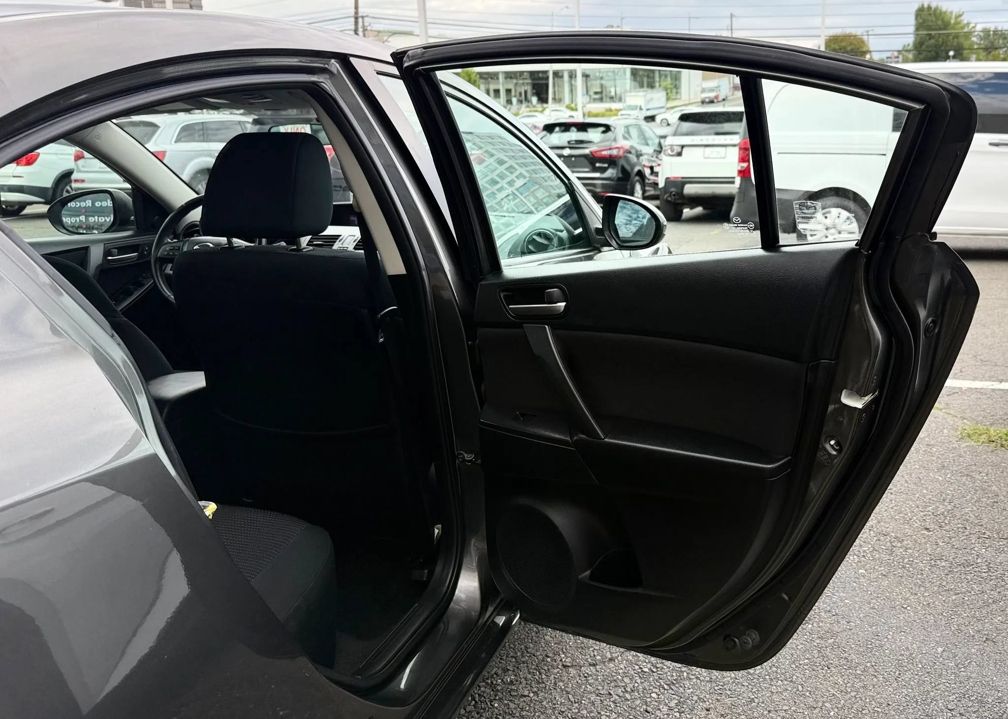 Used 2013 MAZDA MAZDA3 i Touring FWD image 29