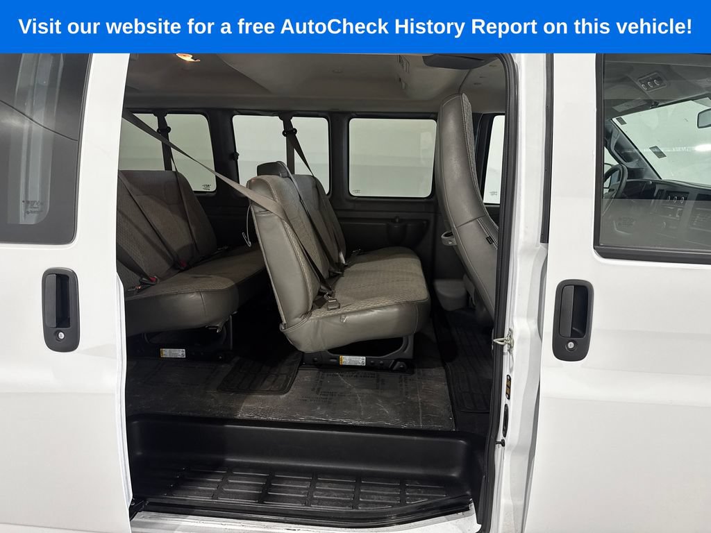 Used 2025 Chevrolet Express 3500 LT w/ LT Preferred Equipment Group RWD image 16