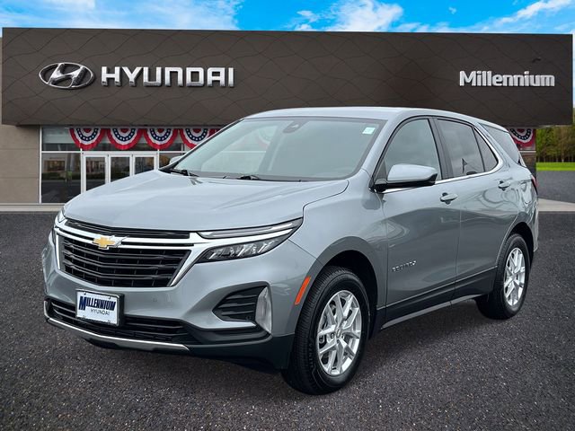 Used 2024 Chevrolet Equinox LT image 2