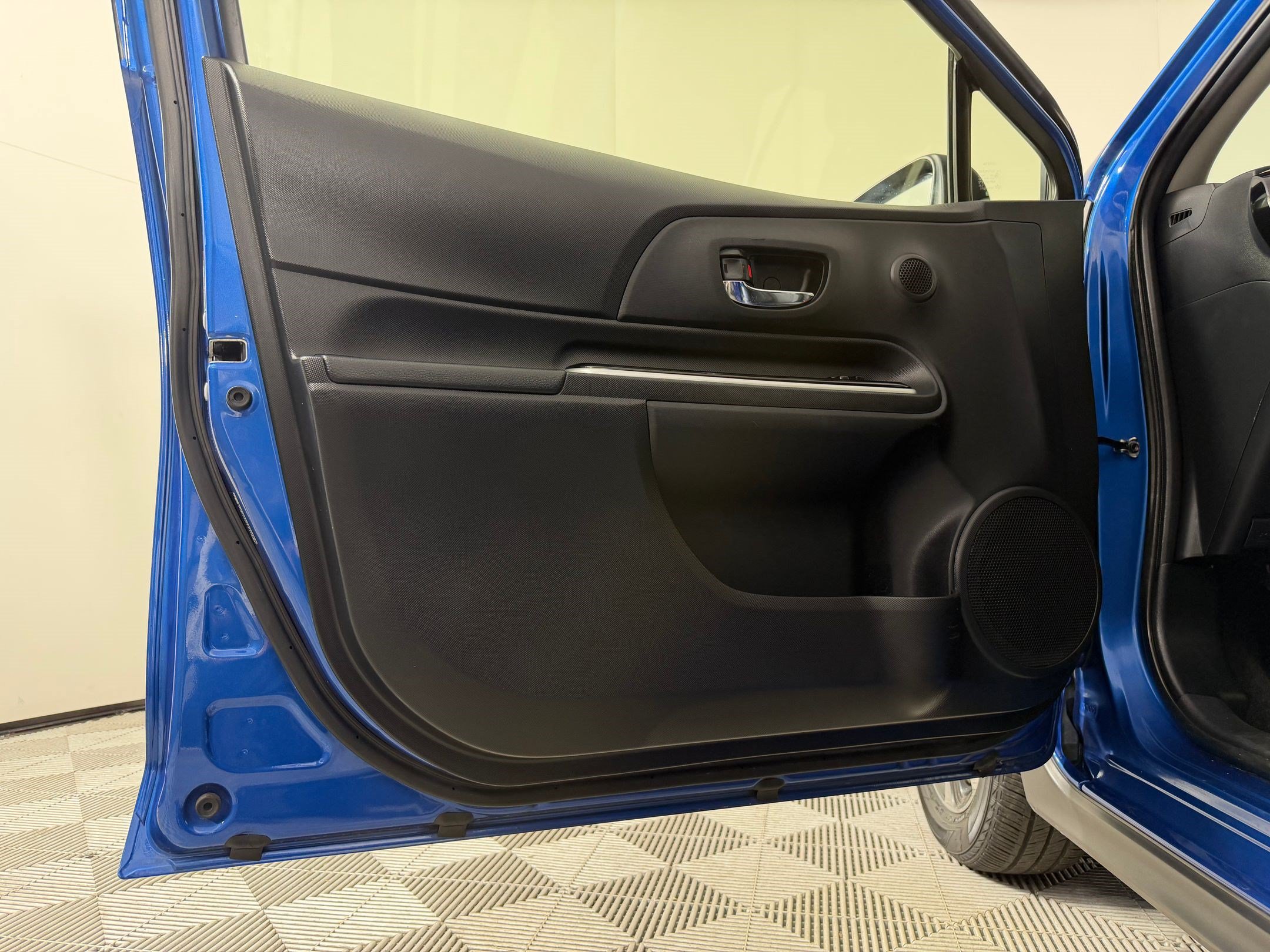 Used 2018 Toyota Prius C Two FWD image 25