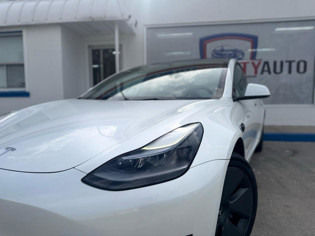 Used 2023 Tesla Model 3 Standard Range RWD image 4
