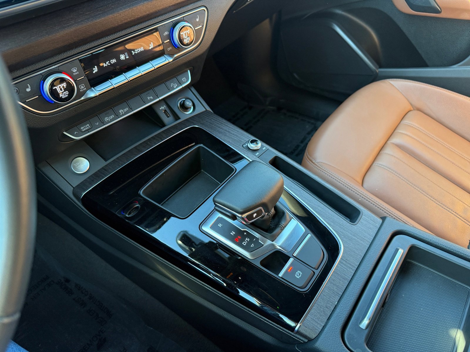 Used 2022 Audi Q5 2.0T Premium w/ Convenience Package image 13