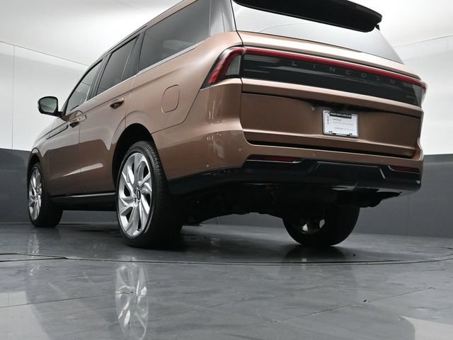 Certified 2025 Lincoln Navigator Black Label AWD/4WD image 43