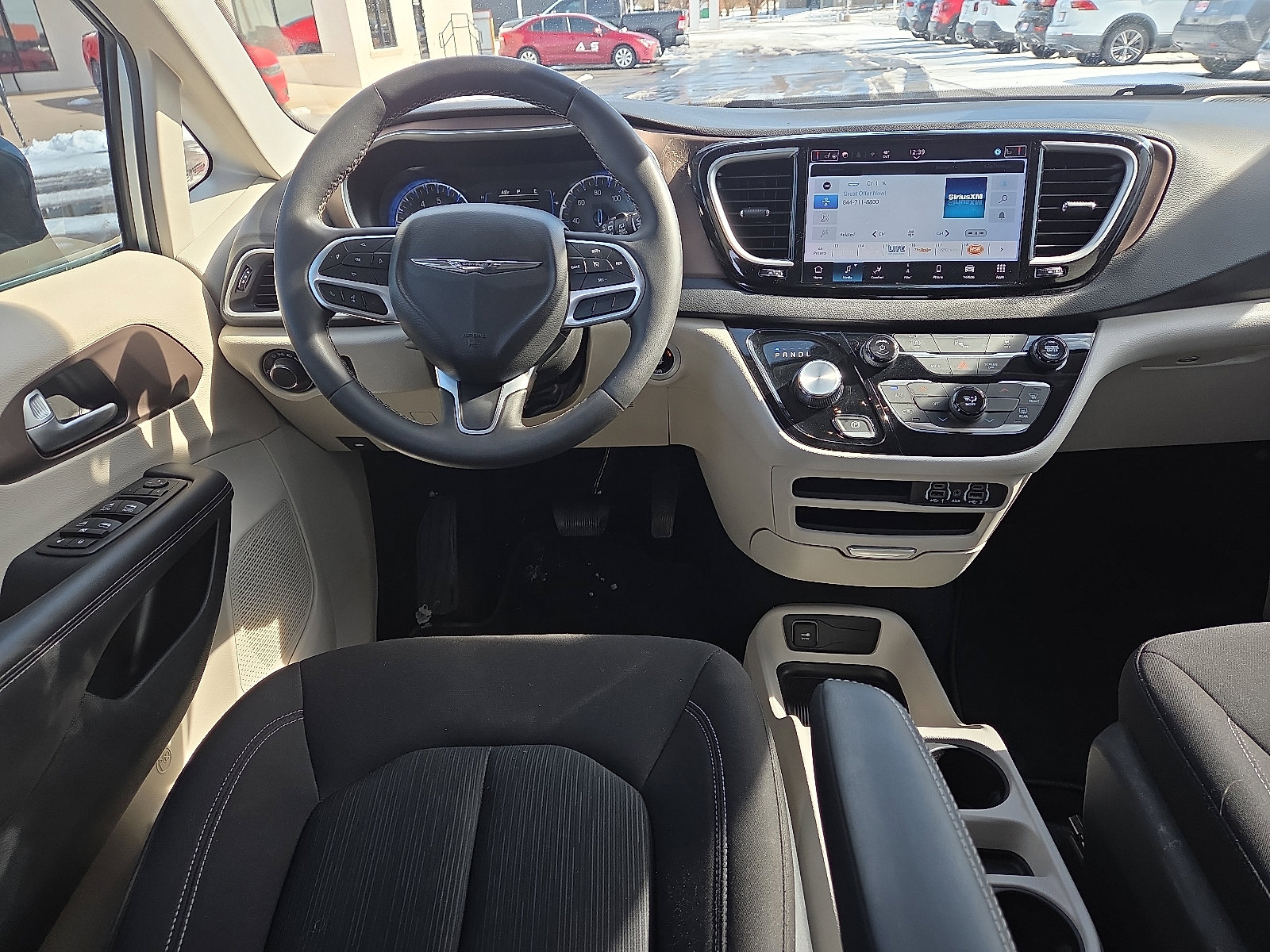 Used 2024 Chrysler Voyager LX image 10