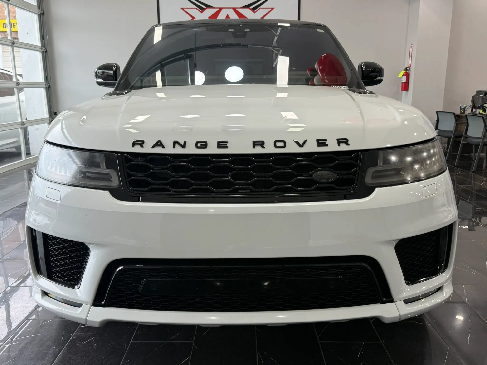 Used 2019 Land Rover Range Rover Sport HSE Dynamic AWD/4WD image 2