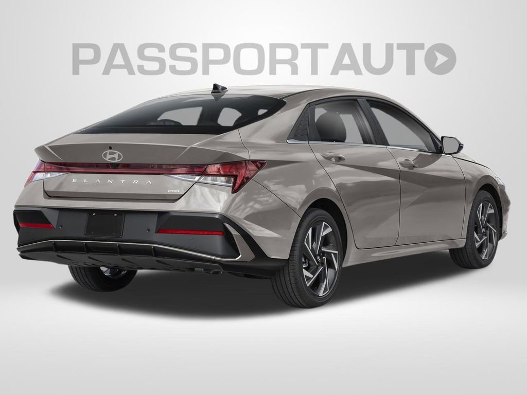 Used 2025 Hyundai Elantra Limited FWD image 5