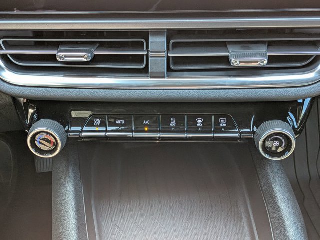 Used 2025 Chevrolet Equinox EV LT image 14