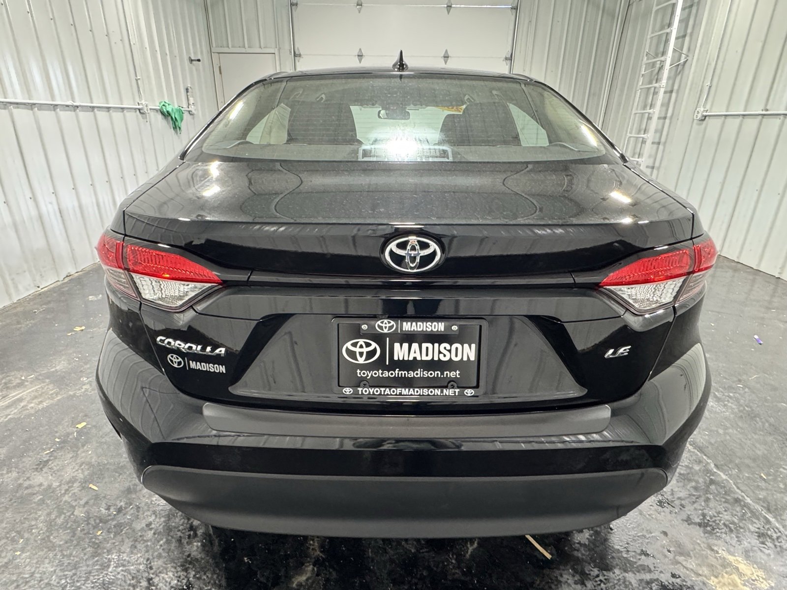 Used 2024 Toyota Corolla LE w/ LE Convenience Package image 6