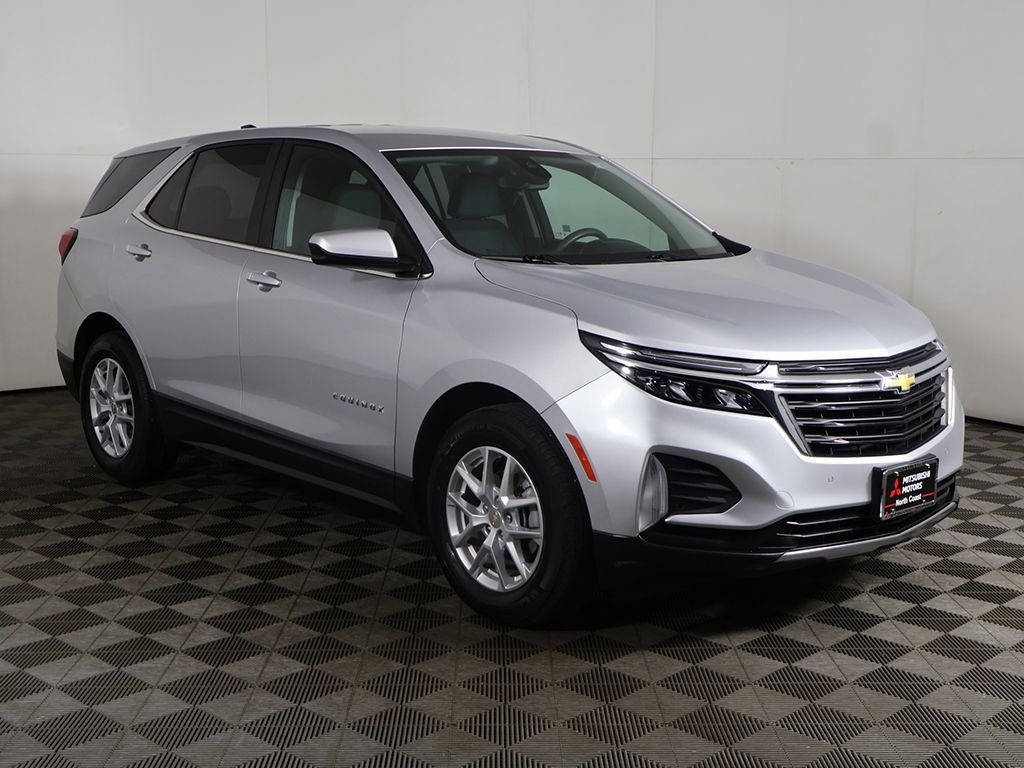 Used 2022 Chevrolet Equinox LT FWD image 2