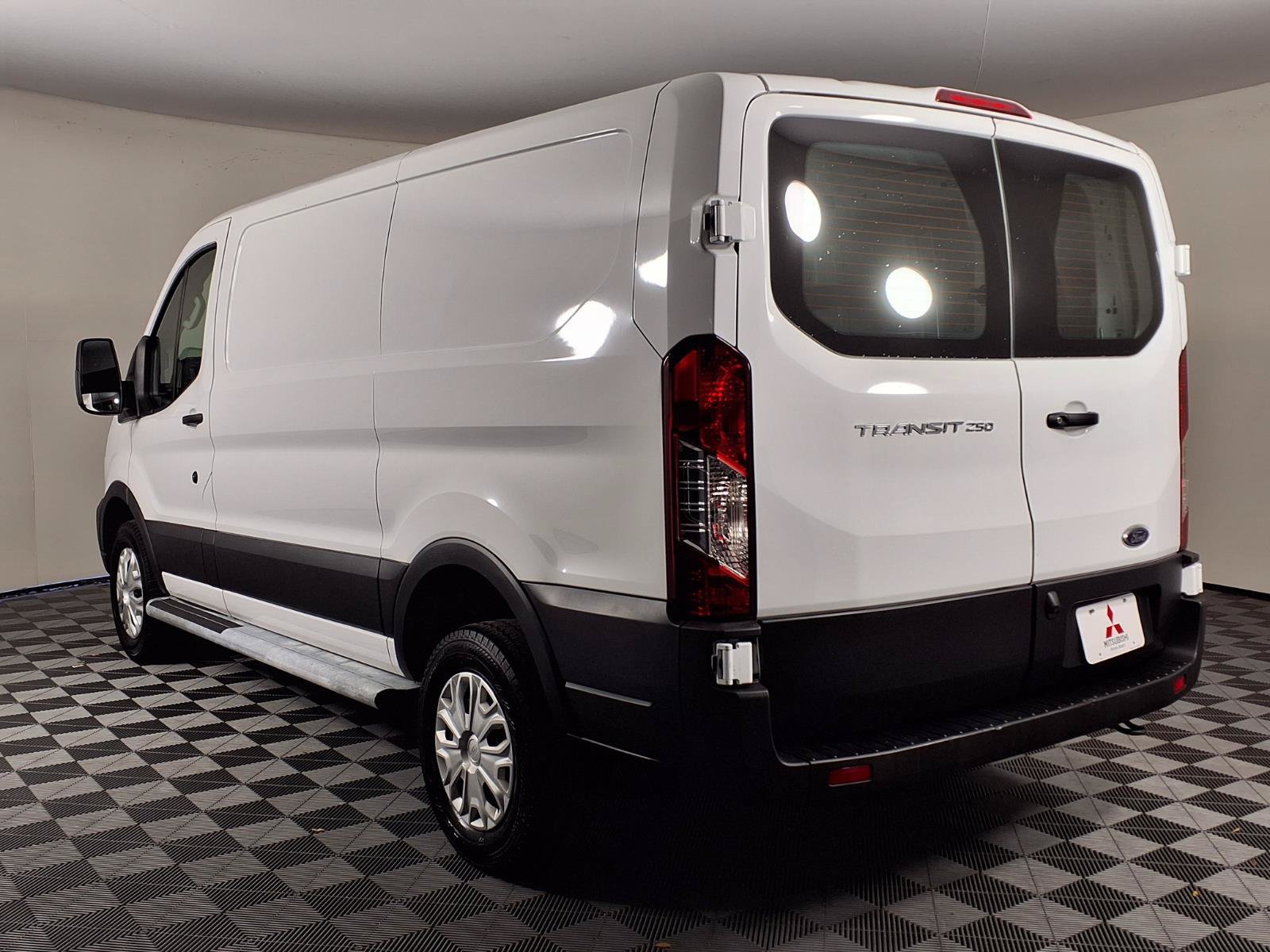 Used 2025 Ford Transit 250 Low Roof w/ Exterior Upgrade Package RWD image 5