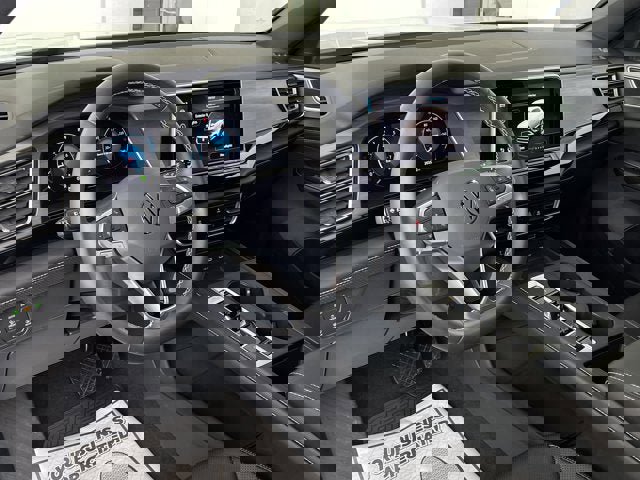 Used 2024 Volkswagen Atlas Cross Sport SE image 12