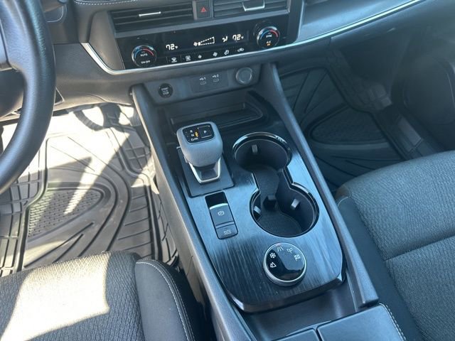 Used 2024 Nissan Rogue SV image 26