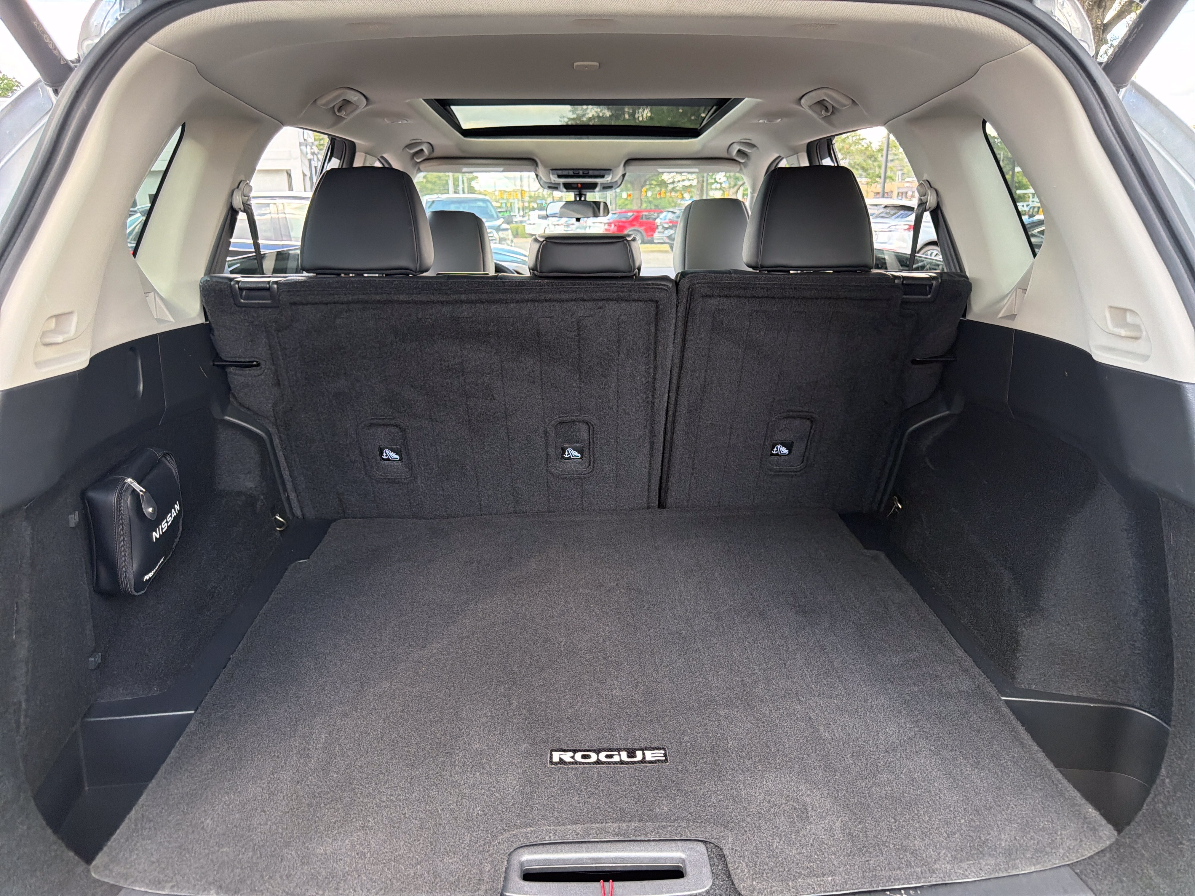 Used 2023 Nissan Rogue SV w/ SV Premium B Package FWD image 35