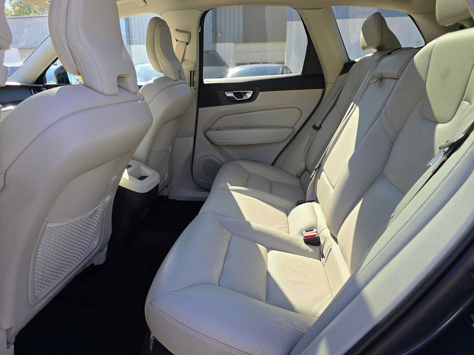 Certified 2024 Volvo XC60 B5 Core w/ Climate Package AWD/4WD image 16