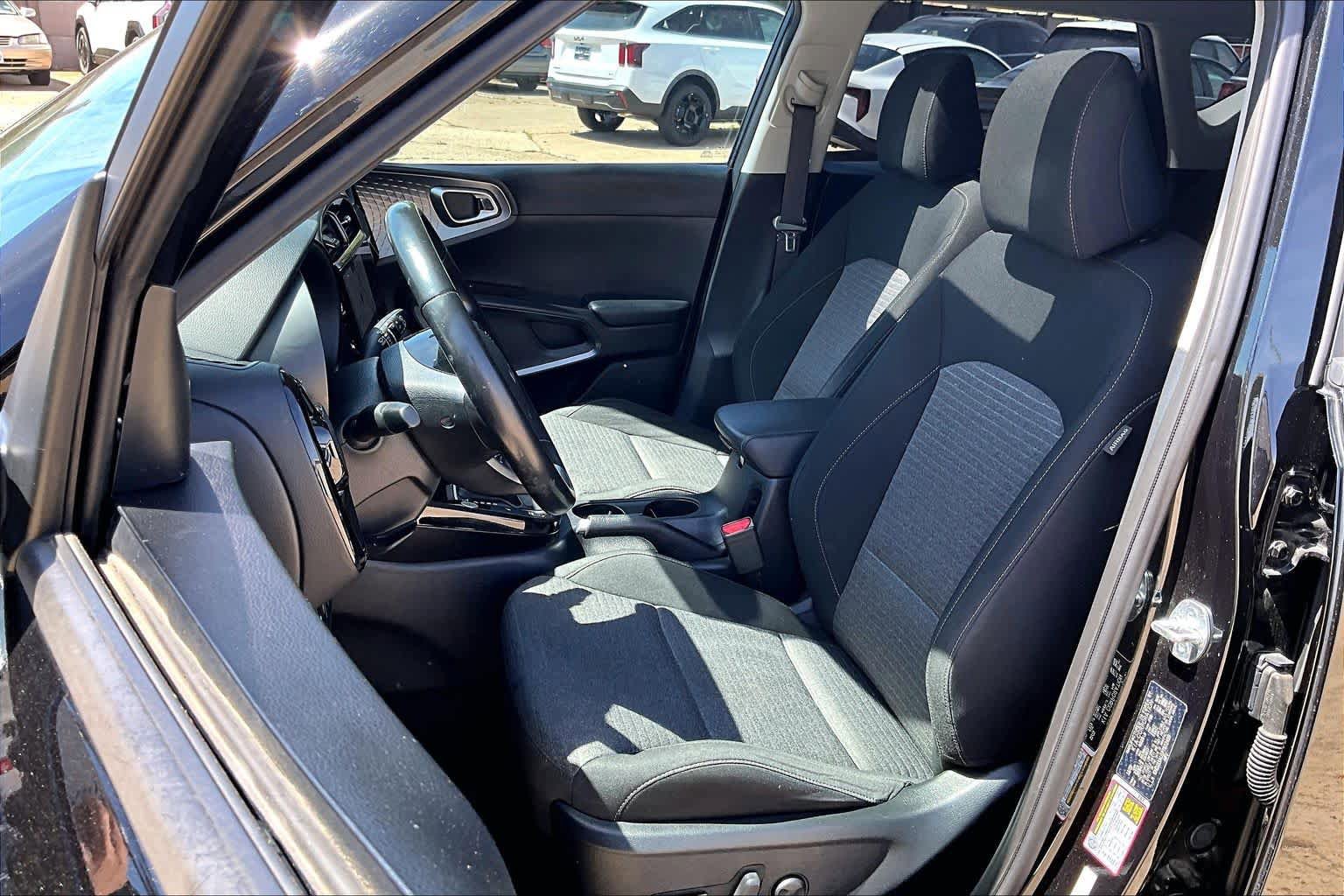 Used 2023 Kia Soul EX FWD image 8