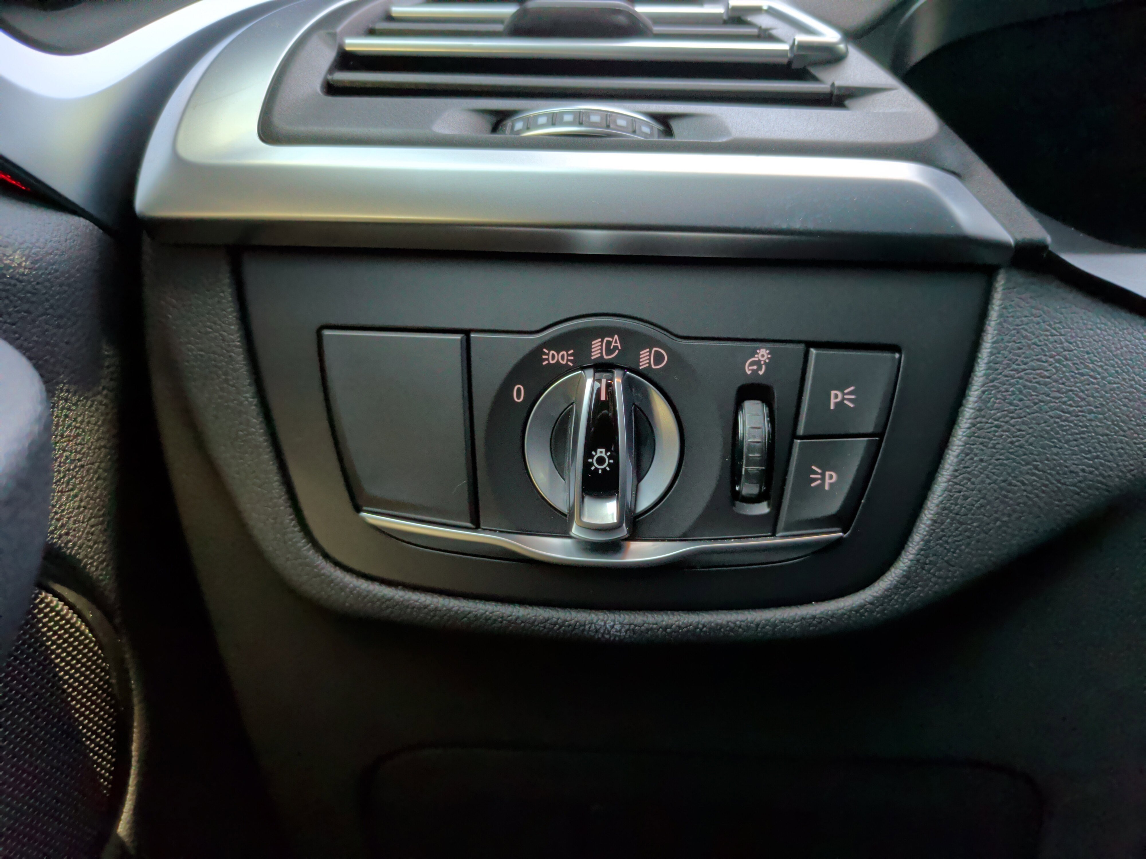 Used 2022 BMW X3 sDrive30i w/ Premium Package 2 image 24