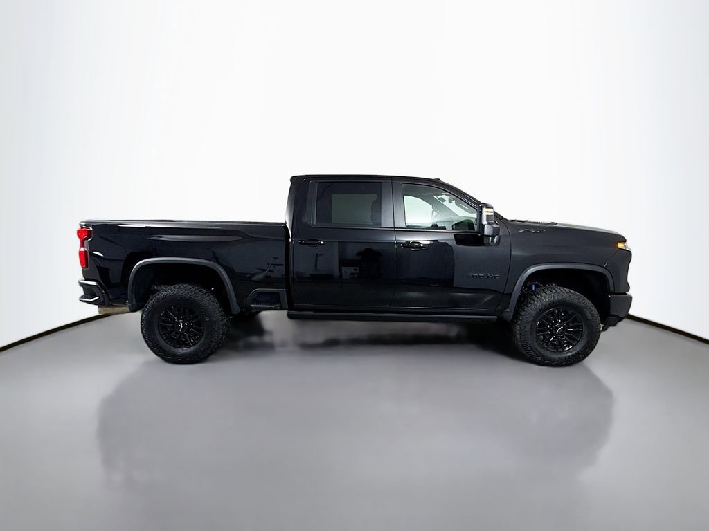 Used 2024 Chevrolet Silverado 2500 ZR2 w/ Technology Package image 8