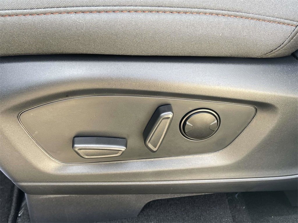 New 2025 Ford Explorer Active image 12