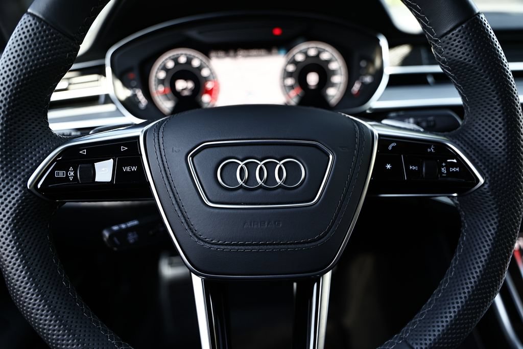Used 2025 Audi S8 AWD/4WD image 33