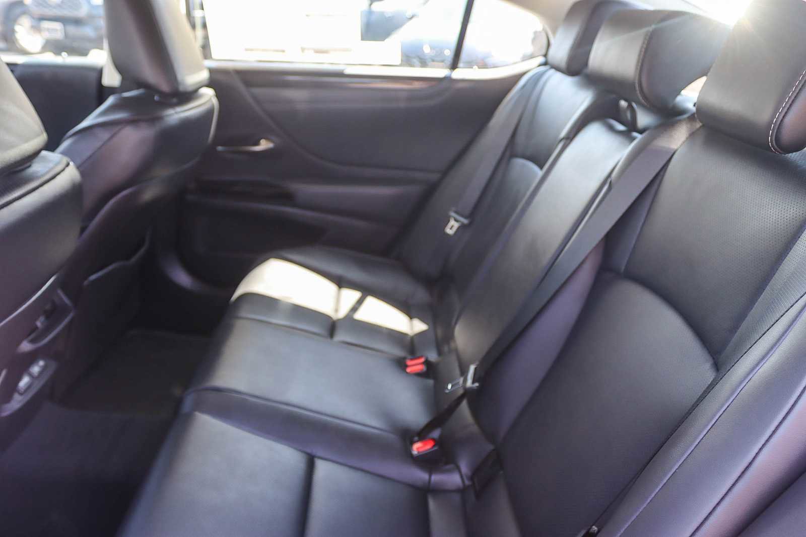 New 2025 Lexus ES 350 image 18