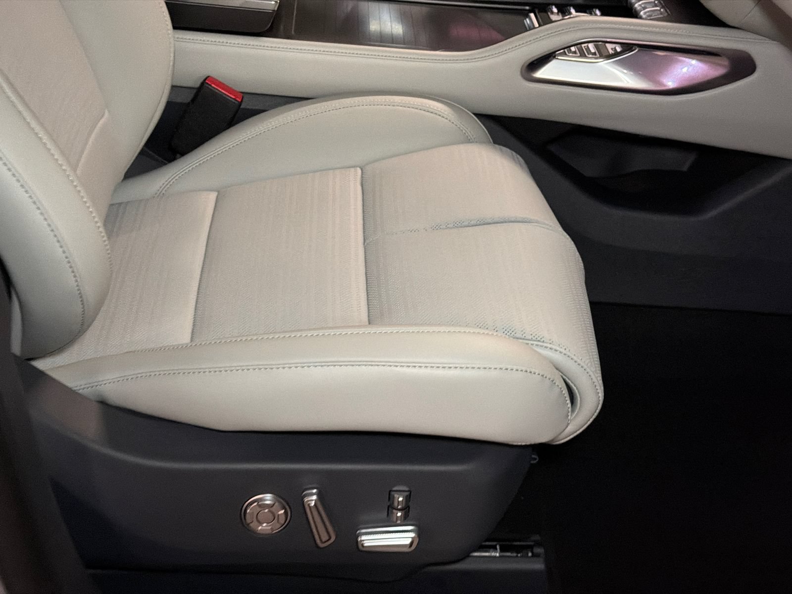 New 2026 Lincoln Nautilus Reserve AWD/4WD image 12