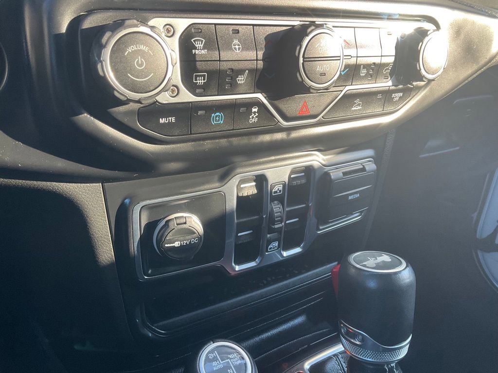 Used 2023 Jeep Wrangler Unlimited Sahara image 26