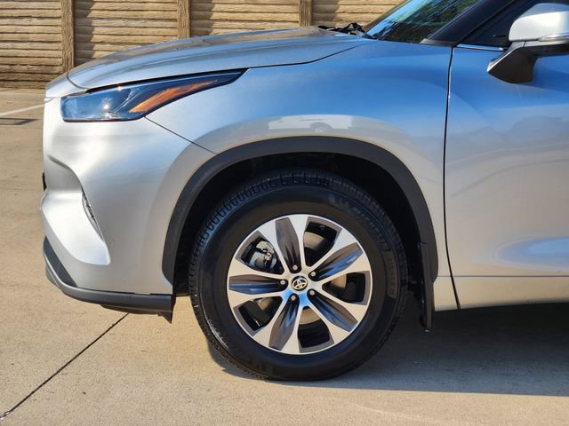 Used 2023 Toyota Highlander XLE FWD image 15