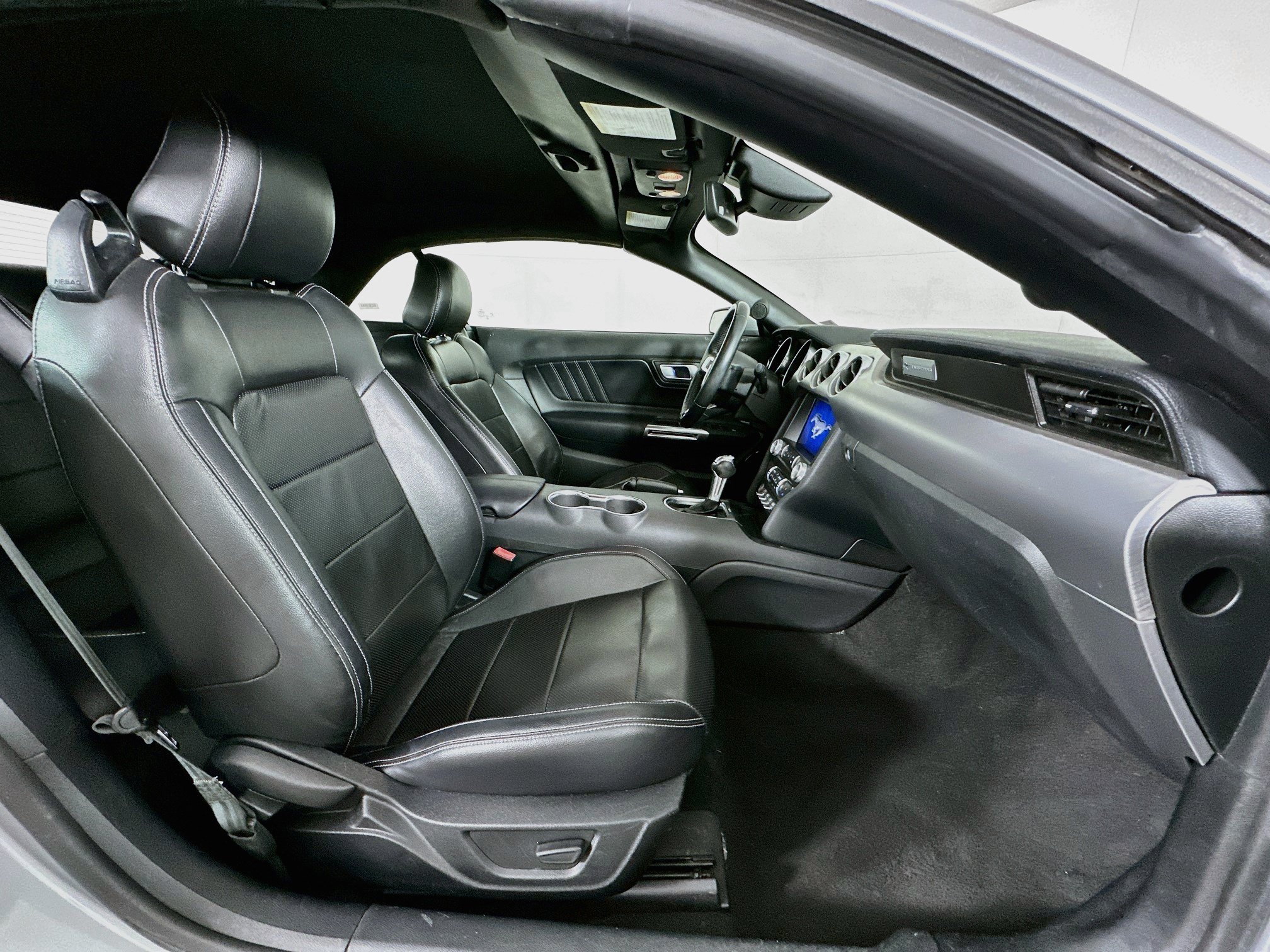 Used 2022 Ford Mustang Premium RWD image 27
