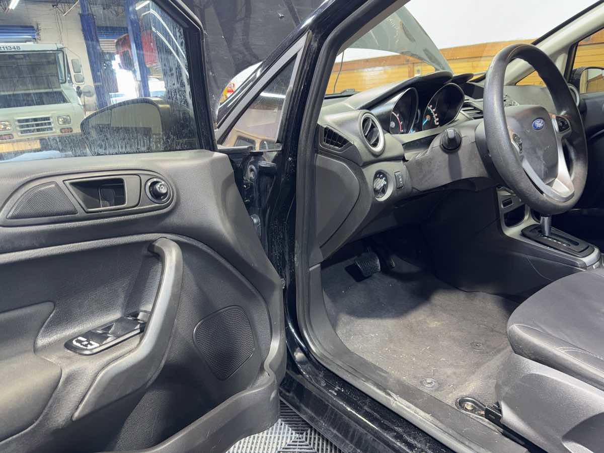 Used 2019 Ford Fiesta SE image 15