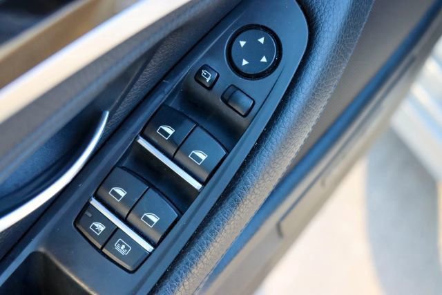 Used 2011 BMW 535i 535i image 14