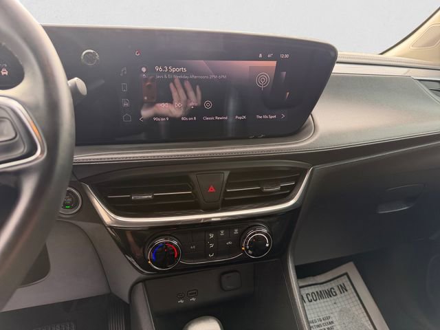 Used 2024 Buick Encore GX Sport Touring image 11