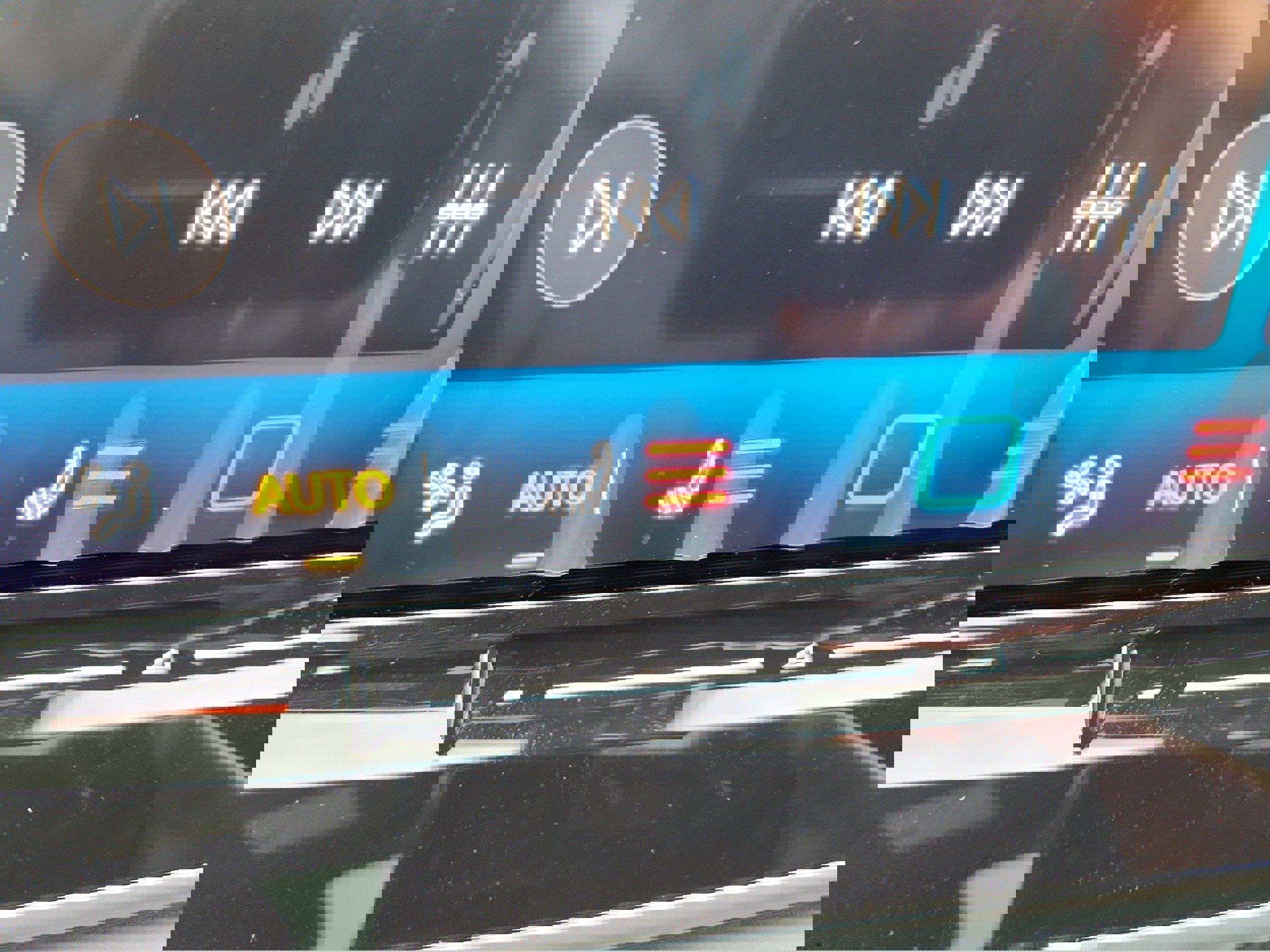 New 2026 Volkswagen Tiguan SE R-Line image 17