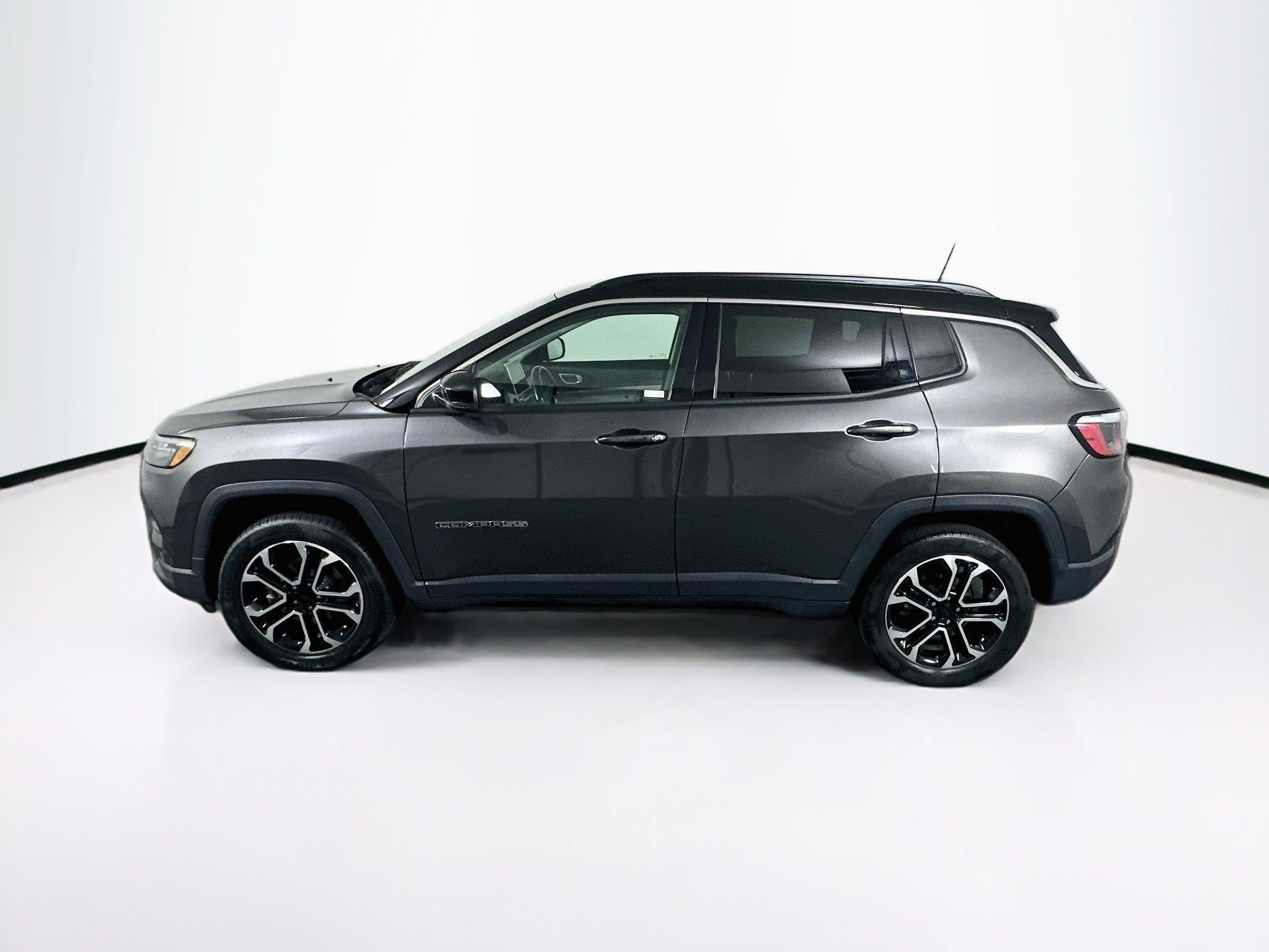 Used 2022 Jeep Compass Limited AWD/4WD image 4