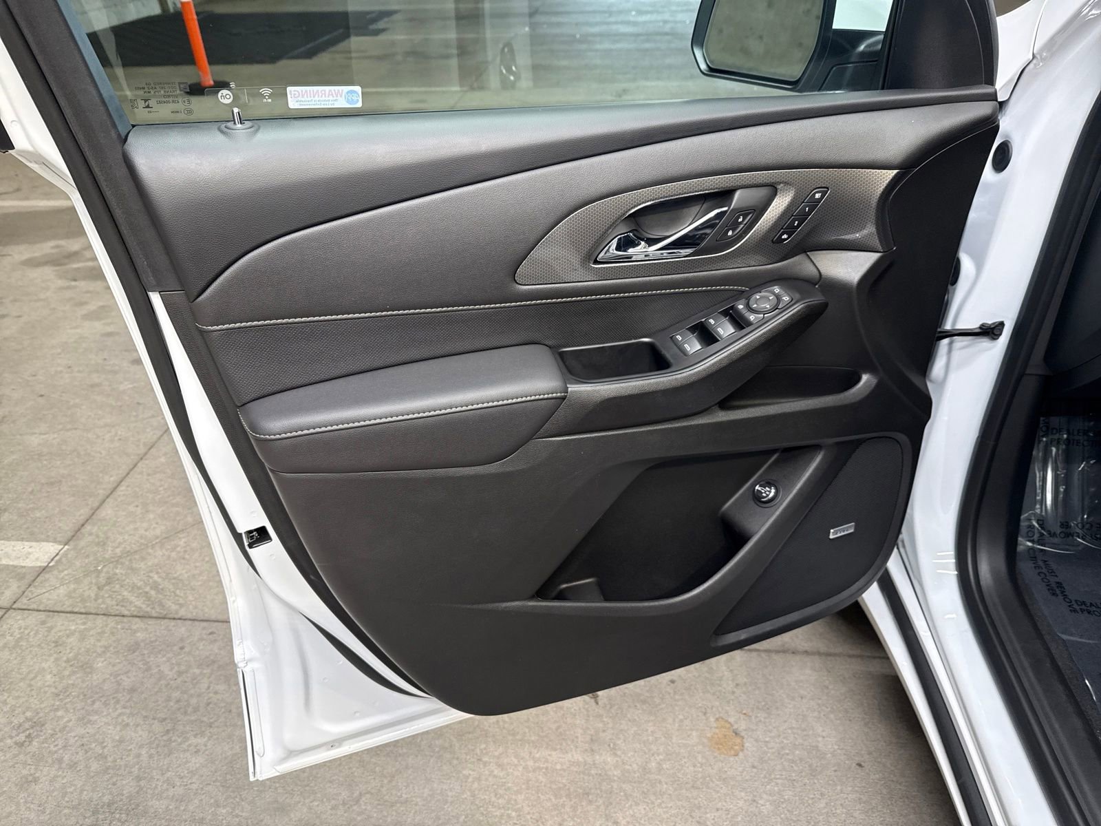 Used 2023 Chevrolet Traverse Premier image 12