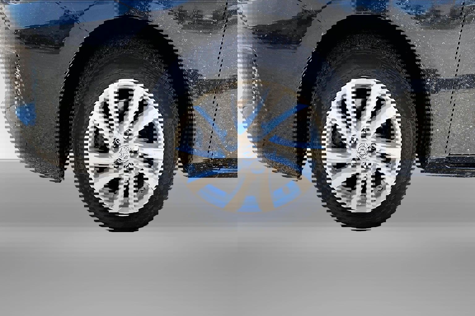 Used 2012 MAZDA MAZDA3 i Grand Touring w/ Tech Pkg image 2